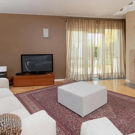 Orlowo Park - Spacious With Winter Garden By Renters * Gdynia