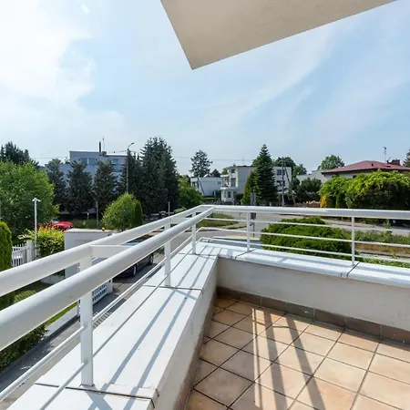 Orlowo Park - Spacious With Winter Garden By Renters Daire