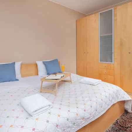 Orlowo Park - Spacious With Winter Garden By Renters Daire *