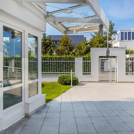 Orlowo Park - Spacious With Winter Garden By Renters * Gdynia