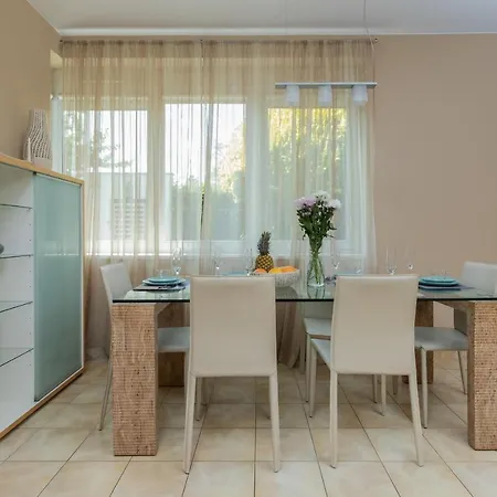 Orlowo Park - Spacious With Winter Garden By Renters Daire