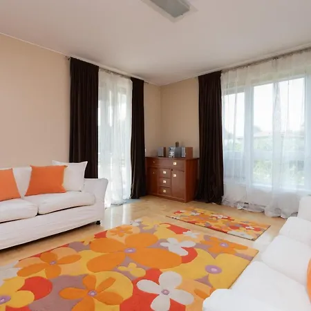 Daire Orlowo Park - Spacious With Winter Garden By Renters *