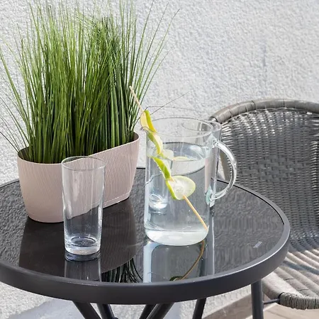 Orlowo Park - Spacious With Winter Garden By Renters Daire *