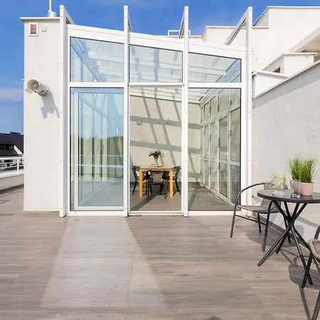 Daire Orlowo Park - Spacious With Winter Garden By Renters