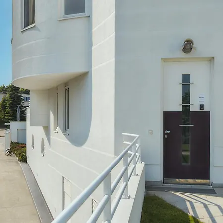 Orlowo Park - Spacious With Winter Garden By Renters Daire