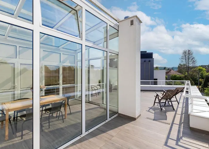 Orlowo Park - Spacious With Winter Garden By Renters Apartamento *