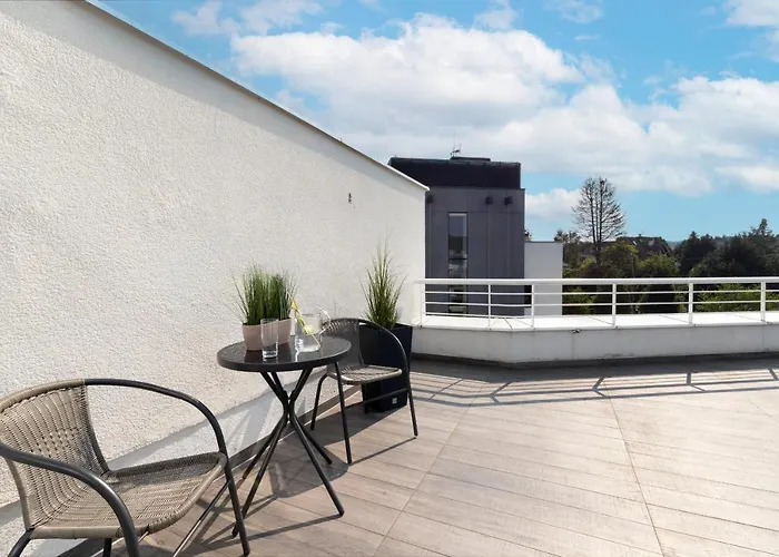 Orlowo Park - Spacious With Winter Garden By Renters Apartamento Gdynia