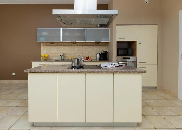 Orlowo Park - Spacious With Winter Garden By Renters