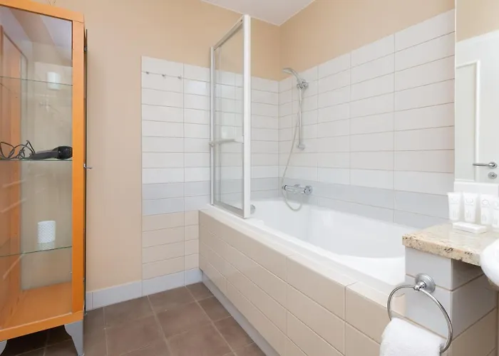 Orlowo Park - Spacious With Winter Garden By Renters *