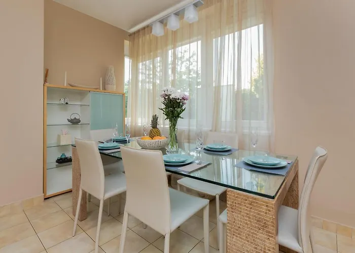 Orlowo Park - Spacious With Winter Garden By Renters Apartamento Gdynia