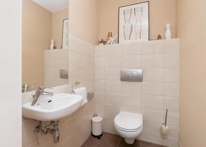 Orlowo Park - Spacious With Winter Garden By Renters Apartamento