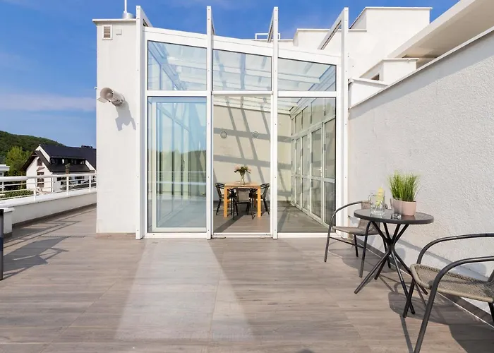 Apartamento Orlowo Park - Spacious With Winter Garden By Renters