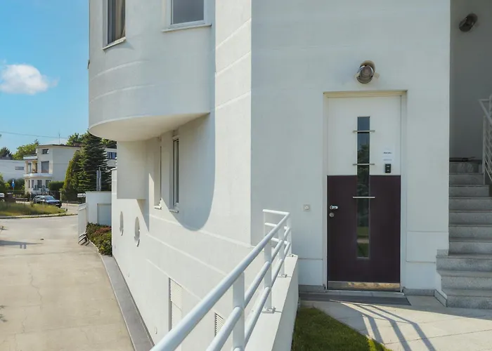 Orlowo Park - Spacious With Winter Garden By Renters Apartamento